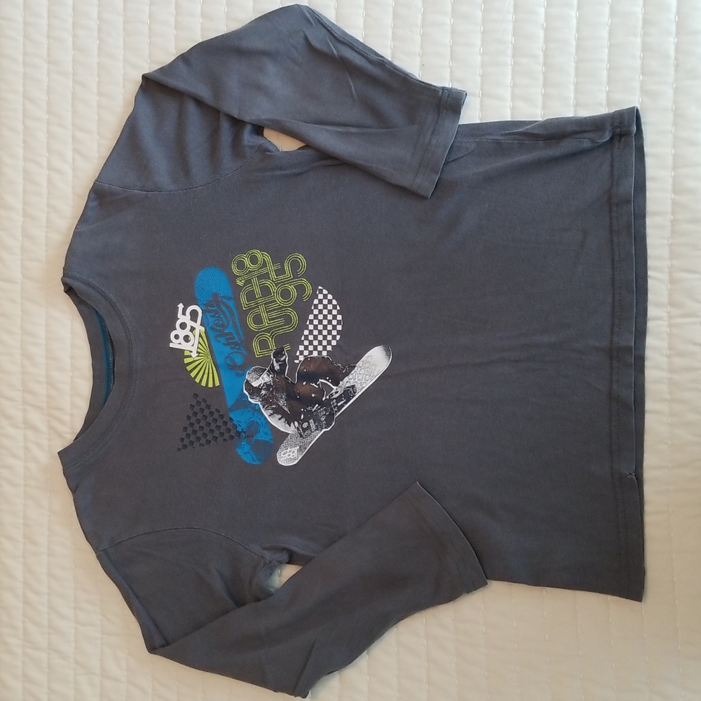 OshKosh boys long sleeve tshirt size 7 snowboarding